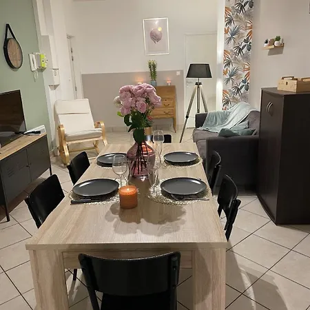 Le Nid Des Canaux Au Coeur De * 베르그