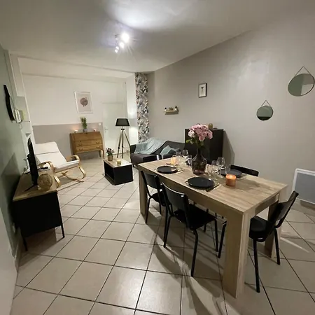 Le Nid Des Canaux Au Coeur De